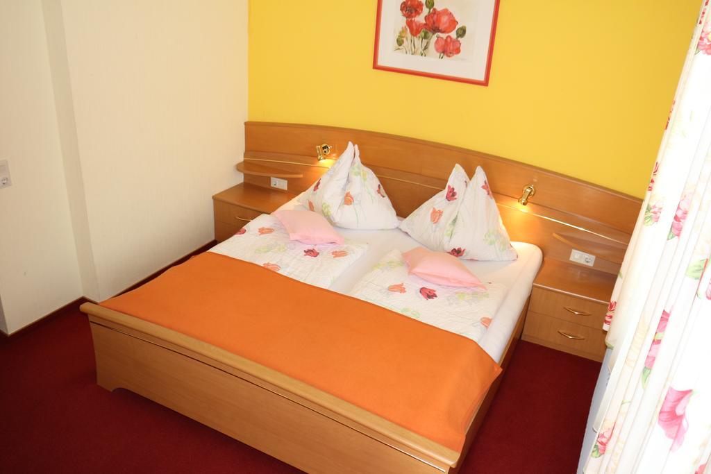 Enzianbrenner Otel Jenig Oda fotoğraf